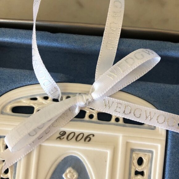 WEDGWOOD 2006 Our New Home Porcelain Ornament IOB - Picture 4 of 16